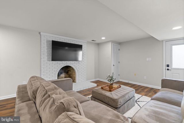 6125 WOODED RUN DR, Columbia, MD 21044