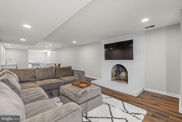 6125 WOODED RUN DR, Columbia, MD 21044