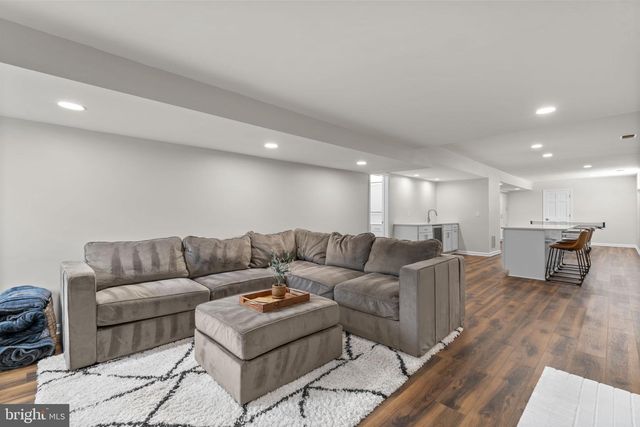 6125 WOODED RUN DR, Columbia, MD 21044