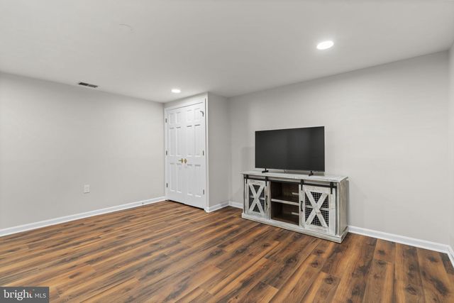 6125 WOODED RUN DR, Columbia, MD 21044