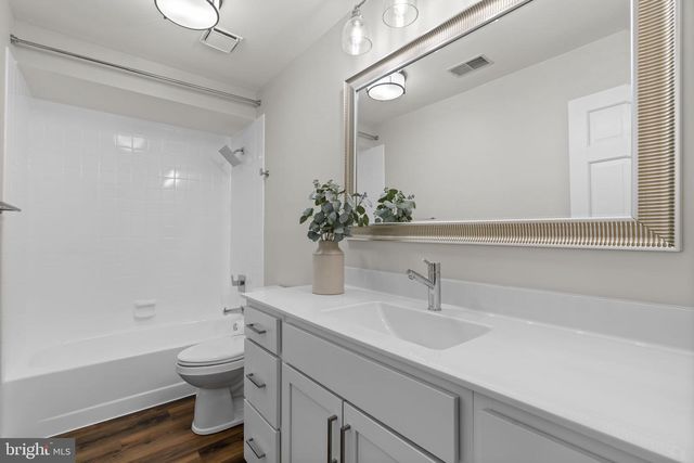 6125 WOODED RUN DR, Columbia, MD 21044