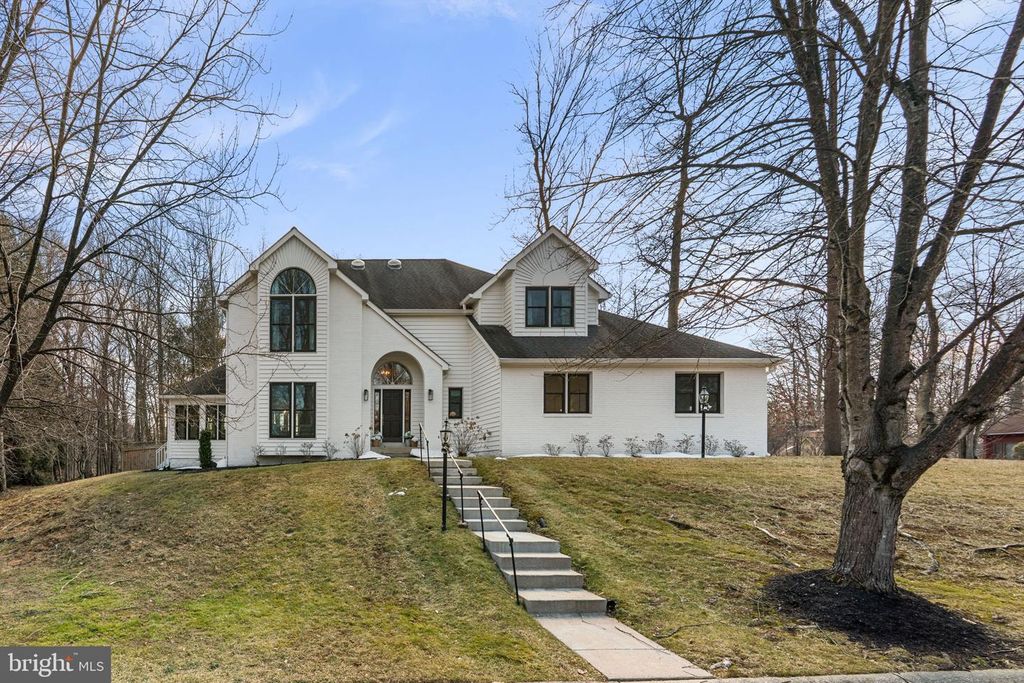 6125 WOODED RUN DR, Columbia, MD 21044