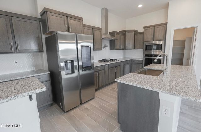 3813 Peak, El Paso, TX 79938