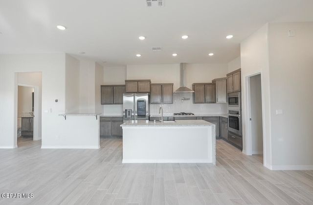 3813 Peak, El Paso, TX 79938