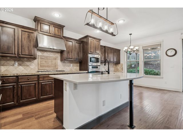 9975 Sw LEDGESTONE Ct, Beaverton, OR 97007