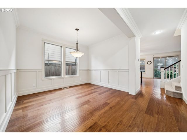 9975 Sw LEDGESTONE Ct, Beaverton, OR 97007