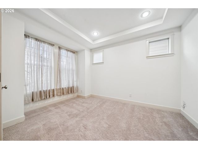 9975 Sw LEDGESTONE Ct, Beaverton, OR 97007