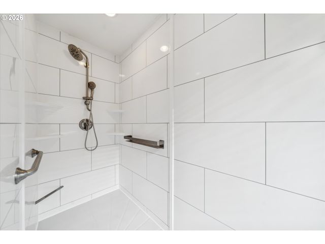 9975 Sw LEDGESTONE Ct, Beaverton, OR 97007