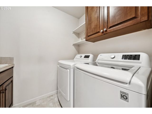 9975 Sw LEDGESTONE Ct, Beaverton, OR 97007