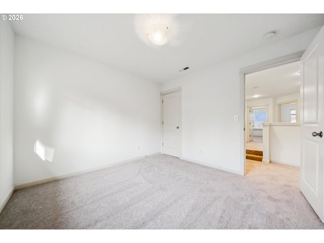 9975 Sw LEDGESTONE Ct, Beaverton, OR 97007