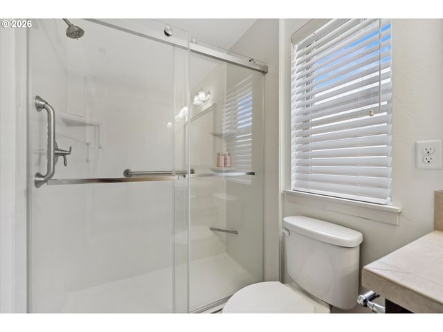 9975 Sw LEDGESTONE Ct, Beaverton, OR 97007