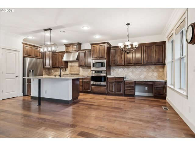 9975 Sw LEDGESTONE Ct, Beaverton, OR 97007