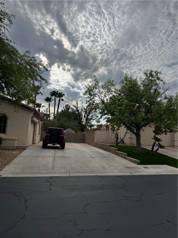 10610 Fairfield Avenue, Las Vegas, NV 89183