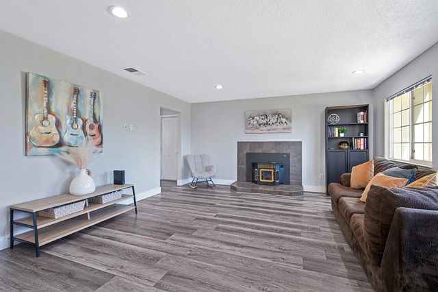 3940 Los Santos Dr, Cameron Park, CA 95682