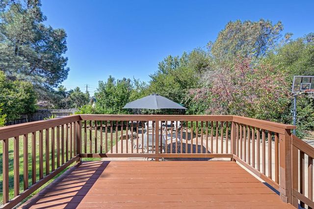 3940 Los Santos Dr, Cameron Park, CA 95682