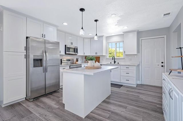 3940 Los Santos Dr, Cameron Park, CA 95682