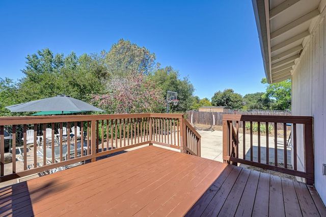 3940 Los Santos Dr, Cameron Park, CA 95682