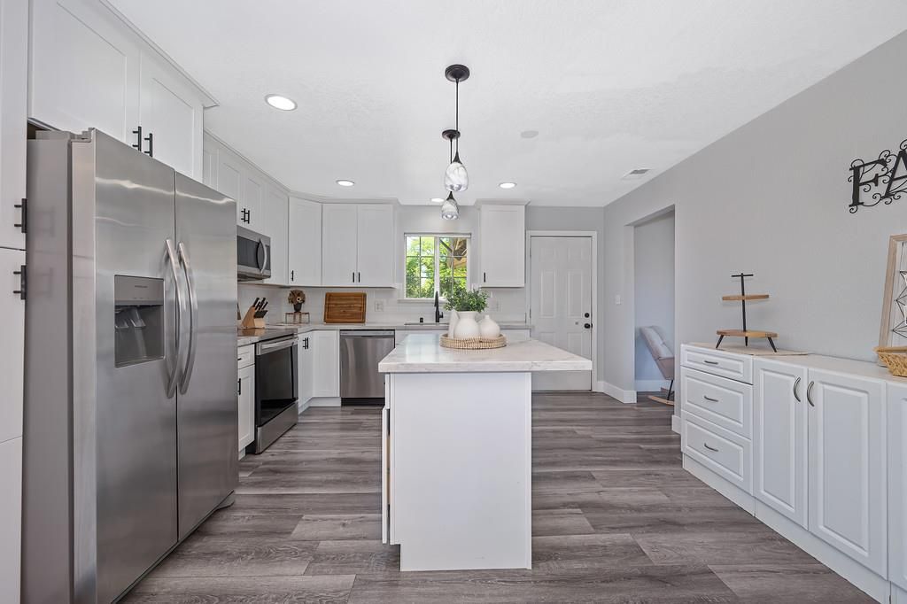 3940 Los Santos Dr, Cameron Park, CA 95682