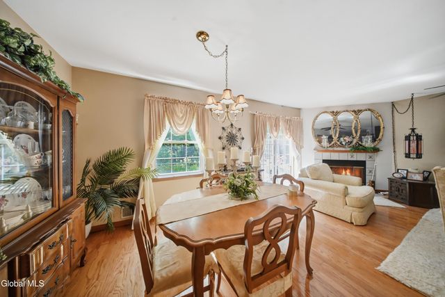 11 Bridgewood Lane, Watervliet, NY 12189