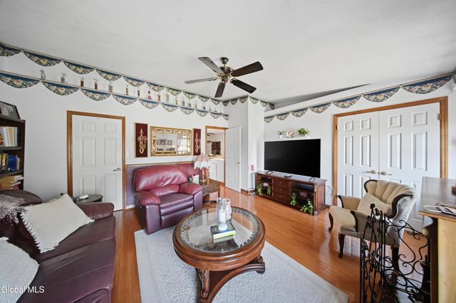 11 Bridgewood Lane, Watervliet, NY 12189