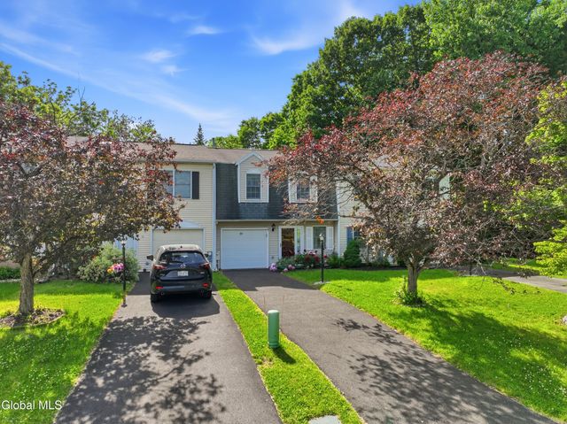 11 Bridgewood Lane, Watervliet, NY 12189