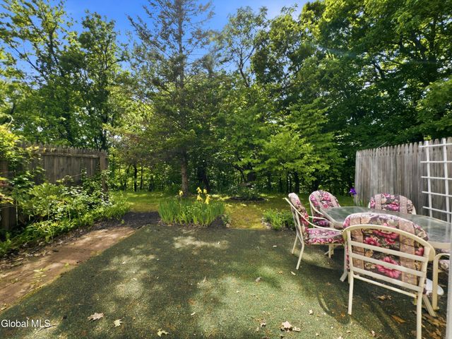 11 Bridgewood Lane, Watervliet, NY 12189