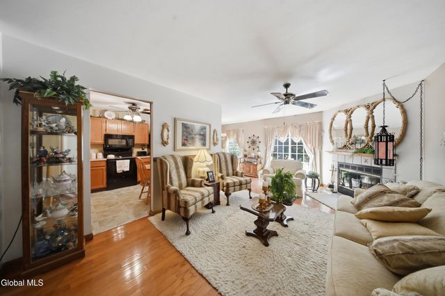 11 Bridgewood Lane, Watervliet, NY 12189