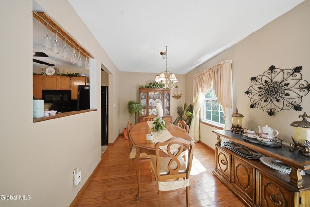 11 Bridgewood Lane, Watervliet, NY 12189