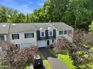 11 Bridgewood Lane, Watervliet, NY 12189
