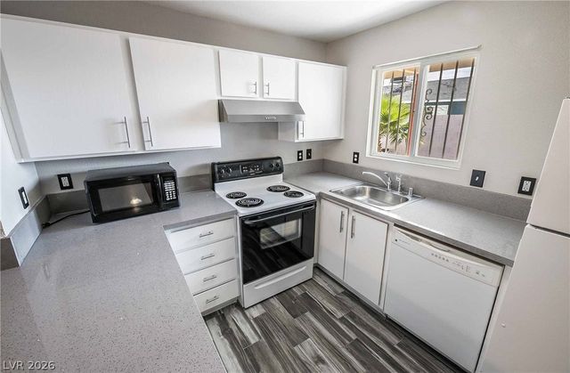 5326 Swenson Street 61, Las Vegas, NV 89119
