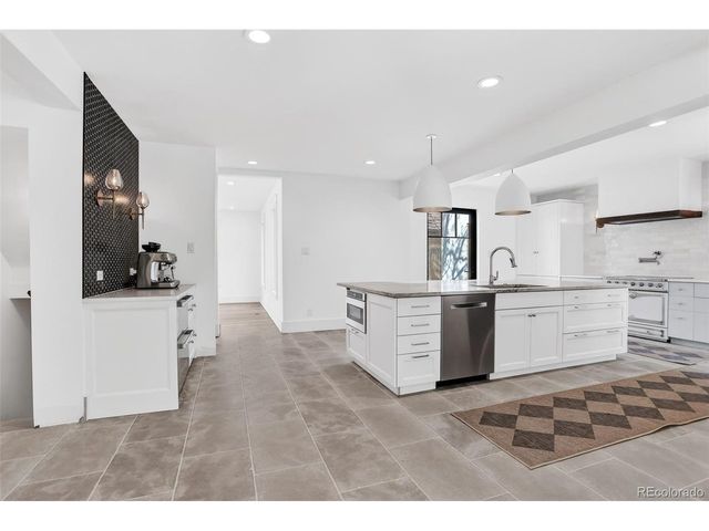 250 Ash St, Denver, CO 80220