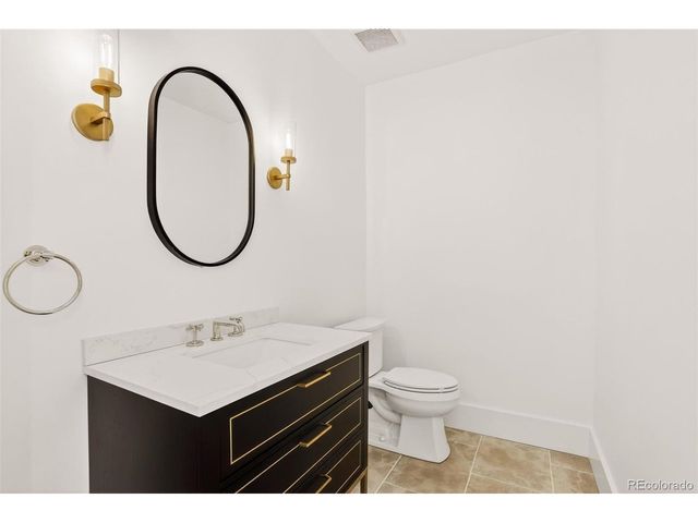 250 Ash St, Denver, CO 80220
