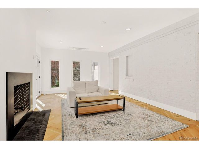 250 Ash St, Denver, CO 80220