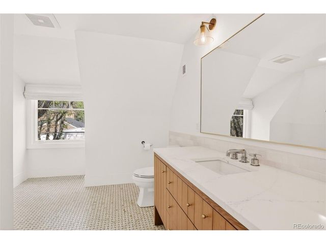 250 Ash St, Denver, CO 80220