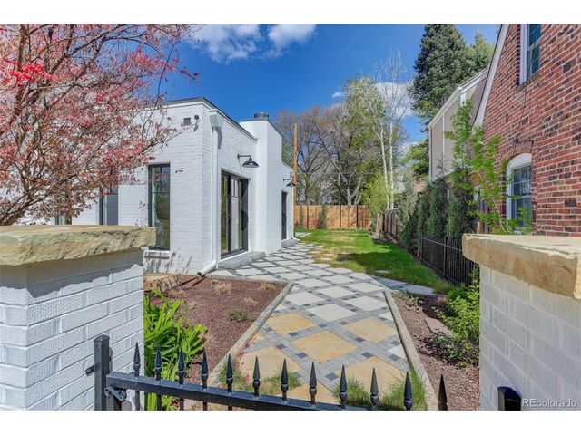 250 Ash St, Denver, CO 80220