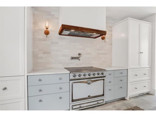 250 Ash St, Denver, CO 80220