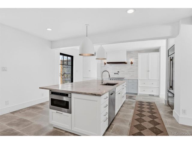 250 Ash St, Denver, CO 80220