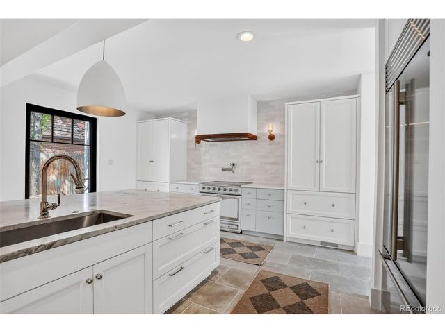 250 Ash St, Denver, CO 80220