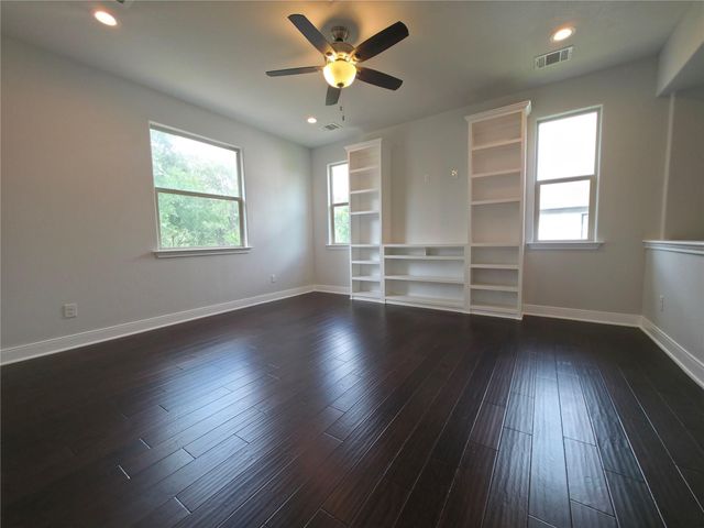 406 Nene LN, Bastrop, TX 78602