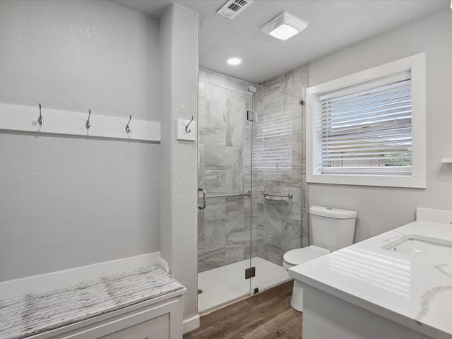 1704 Charlottesville Drive, Ennis, TX 75119