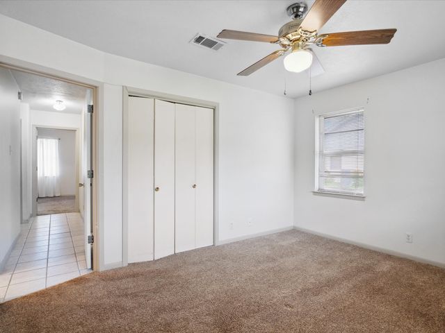1704 Charlottesville Drive, Ennis, TX 75119