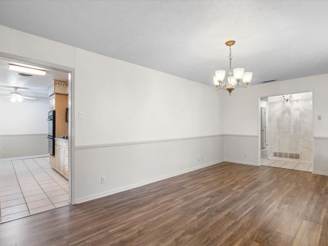 1704 Charlottesville Drive, Ennis, TX 75119