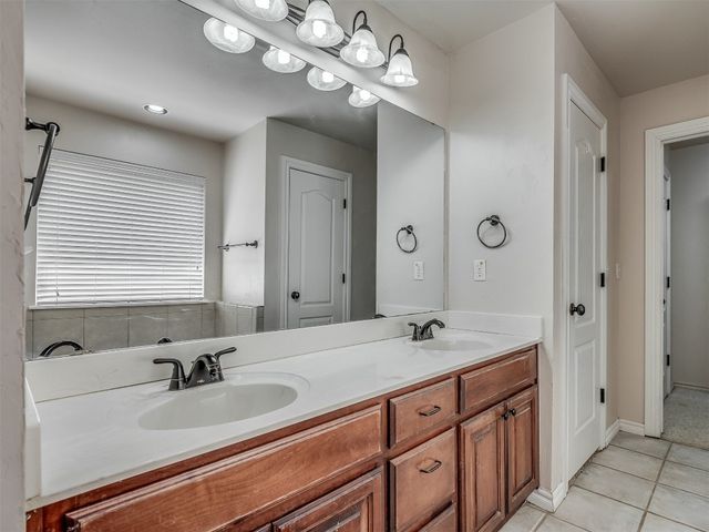 4729 Stag Horn Drive, Yukon, OK 73099