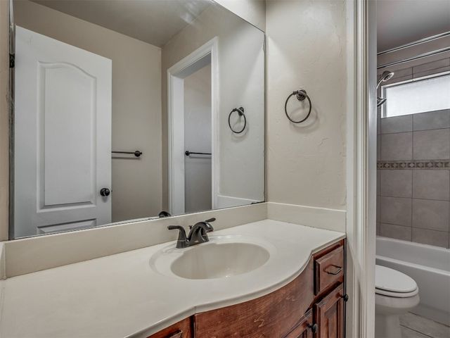 4729 Stag Horn Drive, Yukon, OK 73099