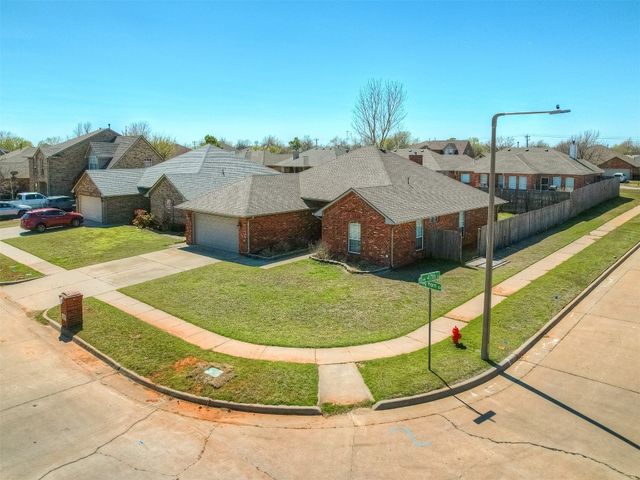 4729 Stag Horn Drive, Yukon, OK 73099