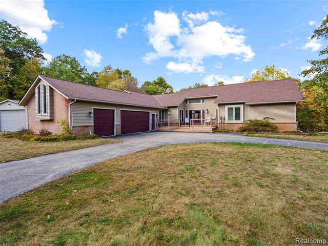 7286 Pine Knob Road, Clarkston, MI 48348