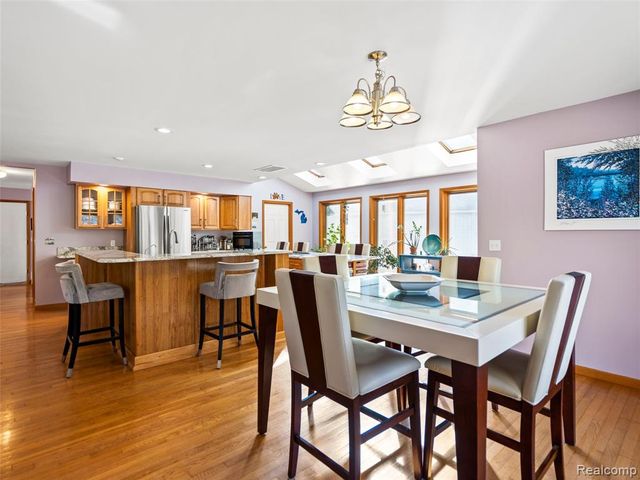 7286 Pine Knob Road, Clarkston, MI 48348
