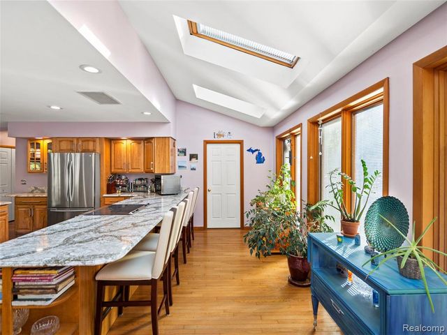 7286 Pine Knob Road, Clarkston, MI 48348