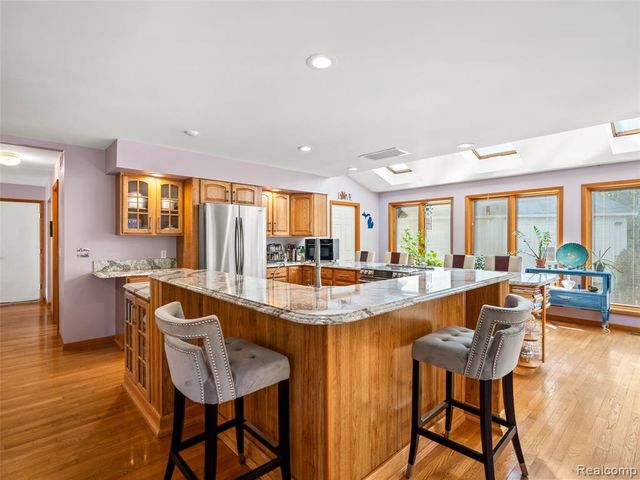 7286 Pine Knob Road, Clarkston, MI 48348