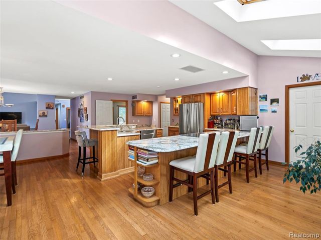 7286 Pine Knob Road, Clarkston, MI 48348